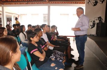 Prefeito Eduardo Barison visita escola em Mococa para aproximação com os alunos