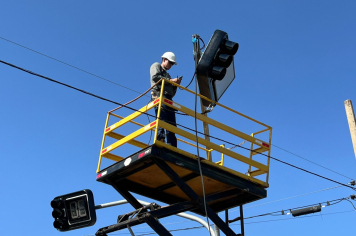 PREFEITURA INICIA A MANUTENÇÃO E O REPARO EM SEMÁFOROS DA CIDADE