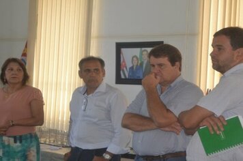 Prefeita Maria Edna reúne com lideranças religiosas e Associações de bairro no combate à Dengue