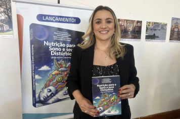 MOCOQUENSE LANÇA LIVRO NA CASA DE CULTURA ROGÉRIO CARDOSO 