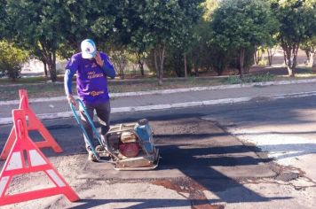EQUIPE DA OPERAÇÃO TAPA BURACOS SEGUE TRABALHANDO