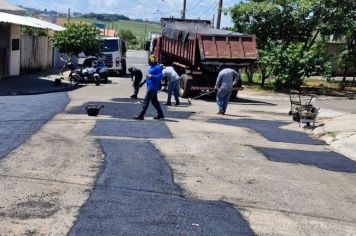 OPERAÇÃO TAPA BURACOS A TODO VAPOR PELOS BAIRROS JARDIM PROGRESSO E VALE VERDE