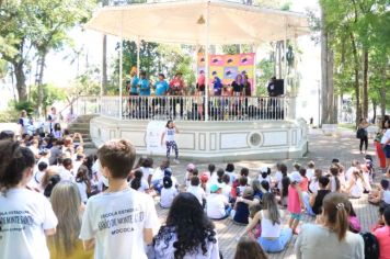 GRUPO BANDALHEIRA DO BEM SE APRESENTOU EM MOCOCA 