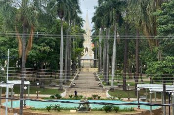 LIMPEZA DA PRAÇA MARECHAL DEODORO