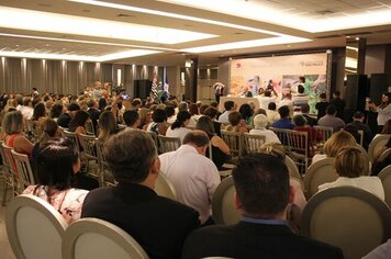 Primeira-dama de Mococa, Flávia Martins, assina convênio 