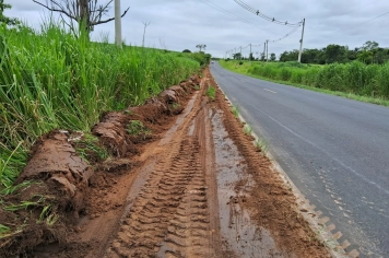 PREFEITURA REALIZA MANUTENÇÃO EM ESTRADAS VICINAIS E RURAIS
