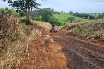 MELHORIAS NAS ESTRADAS RURAIS SEGUEM AVANÇANDO EM MOCOCA!