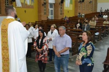 PREFEITO EDUARDO BARISON PARTICIPA DE MISSA EM HOMENAGEM AOS TRÊS PODERES