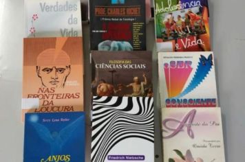 TEM LIVROS NOVOS NA BIBLIOTECA MUNICIPAL!