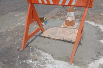 PREFEITURA REALIZA SERVIÇOS DE INFRAESTRUTURA EM DIVERSOS BAIRROS 