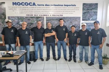 GOVERNO QUE VALORIZA A EDUCAÇÃO - NOVOS UNIFORMES PARA NOSSOS VIGIAS ESCOLARES