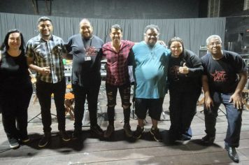 PROJETO BEIJA-FLOR ENCANTA O PÚBLICO COM ESPETÁCULO DE MÚSICA E DANÇA