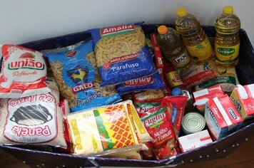 Fundo Social de Solidariedade recebe doação de alimentos da Escola Jet