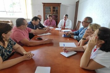 Prefeito se reúne para formalizar a Comissão Provisória do bem estar animal