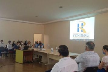 PREFEITO E DIRETOR DO DEPARTAMENTO DE SAÚDE PARTICIPAM DE REUNIÃO DA CONDERG