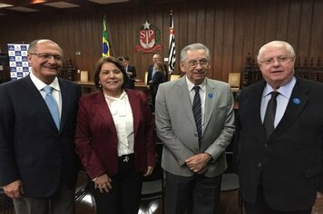 Maria Edna assina convênio de R$1 milhão para infraestrutura urbana