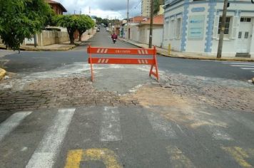 BURACOS CAUSADOS PELA CHUVA DE ONTEM JÁ FORAM COBERTOS