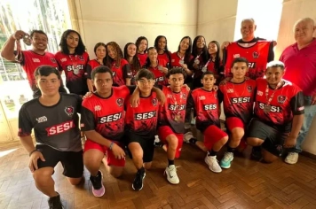 ATLETAS DO HANDEBOL MOCOQUENSE, MEDALHISTAS NA LIGA SESI-SP, REALIZAM VISITA AO GABINETE MUNICIPAL