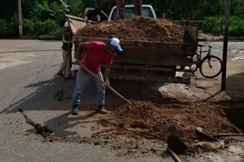 PREFEITURA DE MOCOCA ESTÁ REALIZANDO LIMPEZA NOS BUEIROS DA CIDADE