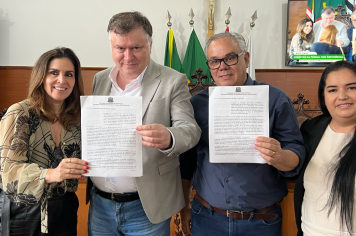 MOCOCA RECEBE A VISITA DO SECRETÁRIO ESTADUAL DOS DIREITOS DA PESSOA COM DEFICIÊNCIA, MARCOS COSTA QUE REALIZA ASSINATURA DE CONVÊNIO COM A PREFEITURA