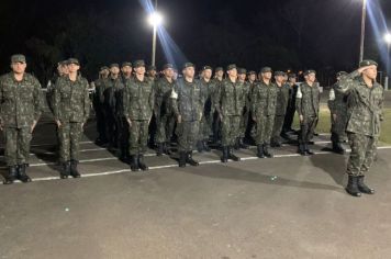 PREFEITO PARTICIPA DA ENTREGA DA BOINA AOS ATIRADORES DO ANO DE 2022 DO TIRO DE GUERRA DE MOCOCA 