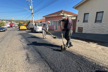 OPERAÇÃO TAPA-BURACOS TEM INÍCIO EM MOCOCA NESTA QUINTA-FEIRA (7)