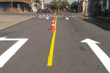 PREFEITURA REVITALIZA SINALIZAÇÃO DE TRÂNSITO EM MOCOCA E DISTRITOS.