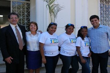 Milhares de pessoas participam do Desfile Cívico de 07 de setembro