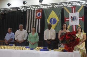 PREFEITO PARTICIPA DE CERIMÔNIA DE FORMATURA DOS ALUNOS DA EMEB “JOSÉ BARRETO COELHO”
