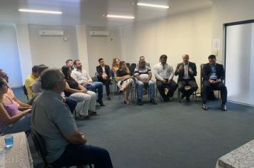 SECRETARIA MUNICIPAL DO MEIO AMBIENTE PARTICIPA DE REUNIÃO PARA O PROCESSO DE IMPLEMENTAÇÃO DA COLETA DE RESÍDUOS URBANOS