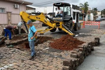 PREFEITURA INICIA MANUTENÇÃO DE GALERIA NA RUA GABRIEL PINHEIRO