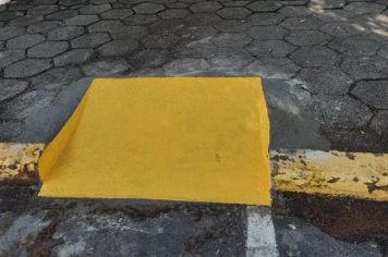 ADMINISTRAÇÃO DE IGARAÍ REALIZA SERVIÇO NA PRAÇA 