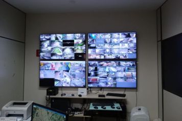 MAIS INVESTIMENTOS EM SEGURANÇA PÚBLICA E PATRIMONIAL: NOVAS CÂMERAS DE SEGURANÇA SÃO INSTALADAS NA EMEB JOSÉ BARRETO COELHO E DISTRITOS DE IGARAÍ E SÃO BENEDITO DAS AREIAS 