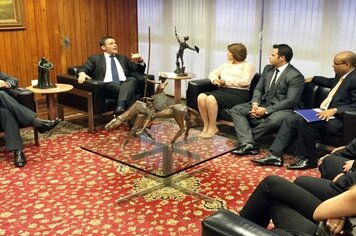 Poderes Executivo, Judiciário e Legislativo solicitam apoio da Assembleia para projeto que beneficia Mococa