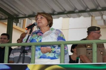 Público prestigia desfile cívico em homenagem a Independência do Brasil