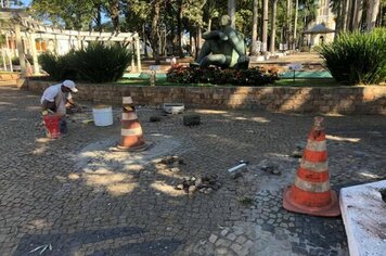 Prefeitura de Mococa inicia recuperação das calçadas da Praça Marechal Deodoro