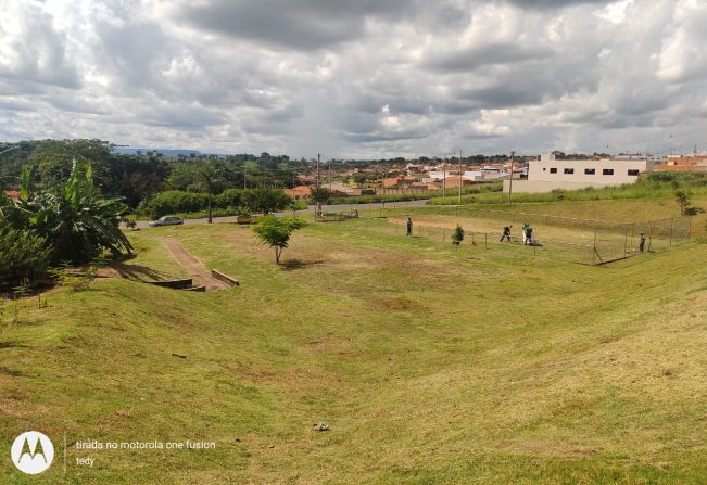 PREFEITURA DE MOCOCA REALIZA LIMPEZA E MANUTENÇÃO NO JARDIM ITÁLIA