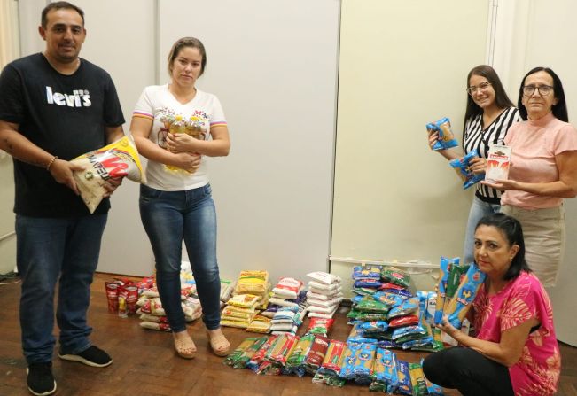 ARRECADAÇÃO DE ALIMENTOS PARA O FUNDO SOCIAL DA PREFEITURA DE MOCOCA