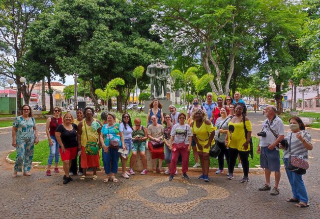 TURISTAS DE CAMPINAS VISITAM O CENTRO HISTÓRICO DE MOCOCA 