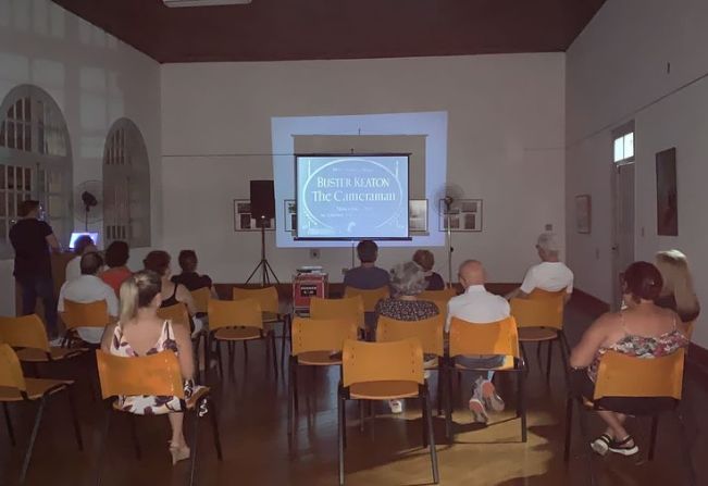 PREFEITURA PROMOVE À VOLTA DO CINE CLUBE NA CASA DE CULTURA
