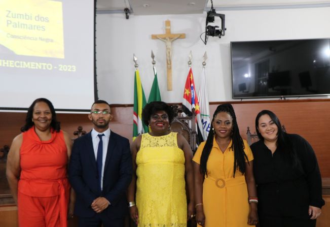 A VOZ DA RESISTÊNCIA: EVENTO HOMENAGEIA O DIA DA CONSCIÊNCIA NEGRA NA C MARA MUNICIPAL DE MOCOCA