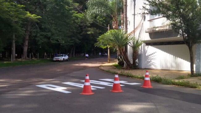PREFEITURA REVITALIZA SINALIZAÇÃO DE TRÂNSITO NA SÃO DOMINGOS >>