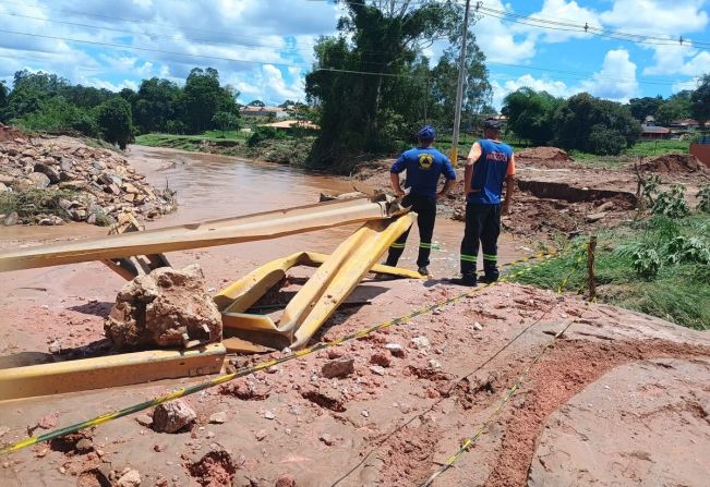 DEFESA CIVIL REALIZA VISTORIA NA PONTE QUE LIGA OS DISTRITOS DE SÃO BENEDITO À MILAGRE