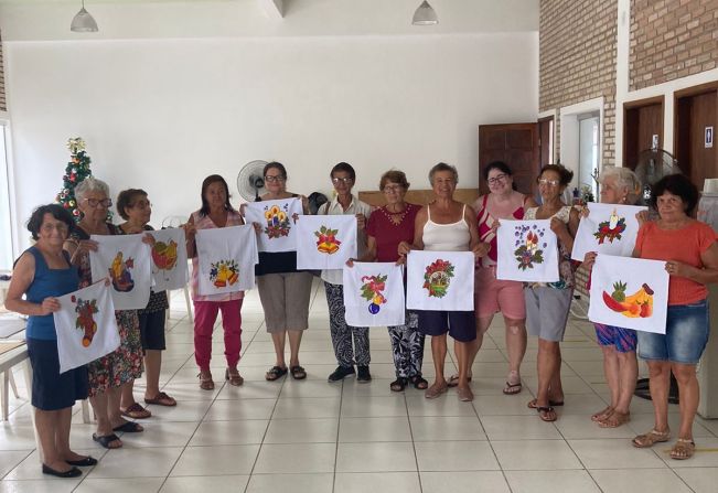 PREFEITURA DE MOCOCA E SENAC SÃO PAULO PROMOVEM CURSO DE PINTURA EM TECIDO PARA IDOSOS