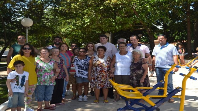 Prefeitura inaugura a primeira academia ao ar livre da Vila Santa Rosa