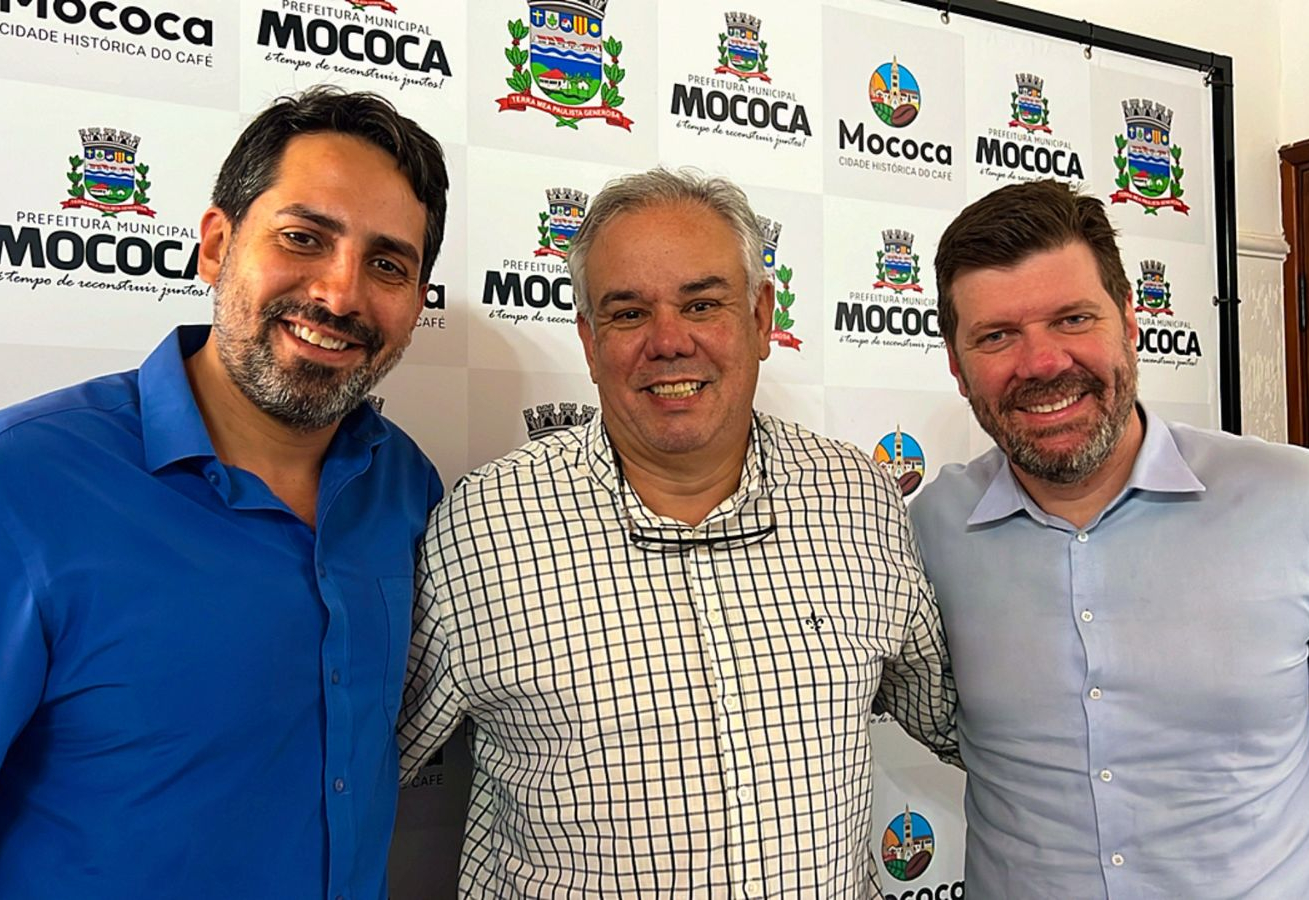 REPRESENTANTES DO DEPUTADO FEDERAL PAULO ALEXANDRE BARBOSA VISITAM O GABINETE MUNICIPAL