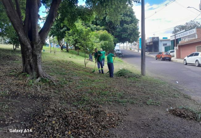 LIMPEZA GERAL EM VÁRIOS PONTOS DE MOCOCA