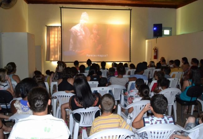 Prefeitura inaugura primeira sala de cinema no Distrito de Igarai