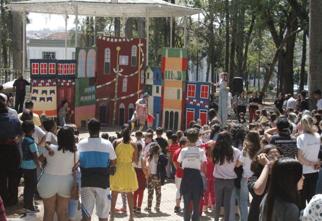 COMPANHIA CIRCENSE CIA K LOTA PRAÇA DA MATRIZ 