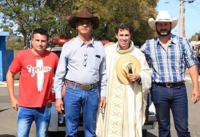 PREFEITURA E COMUNIDADE RESGATAM CAVALGADA EM IGARAÍ 